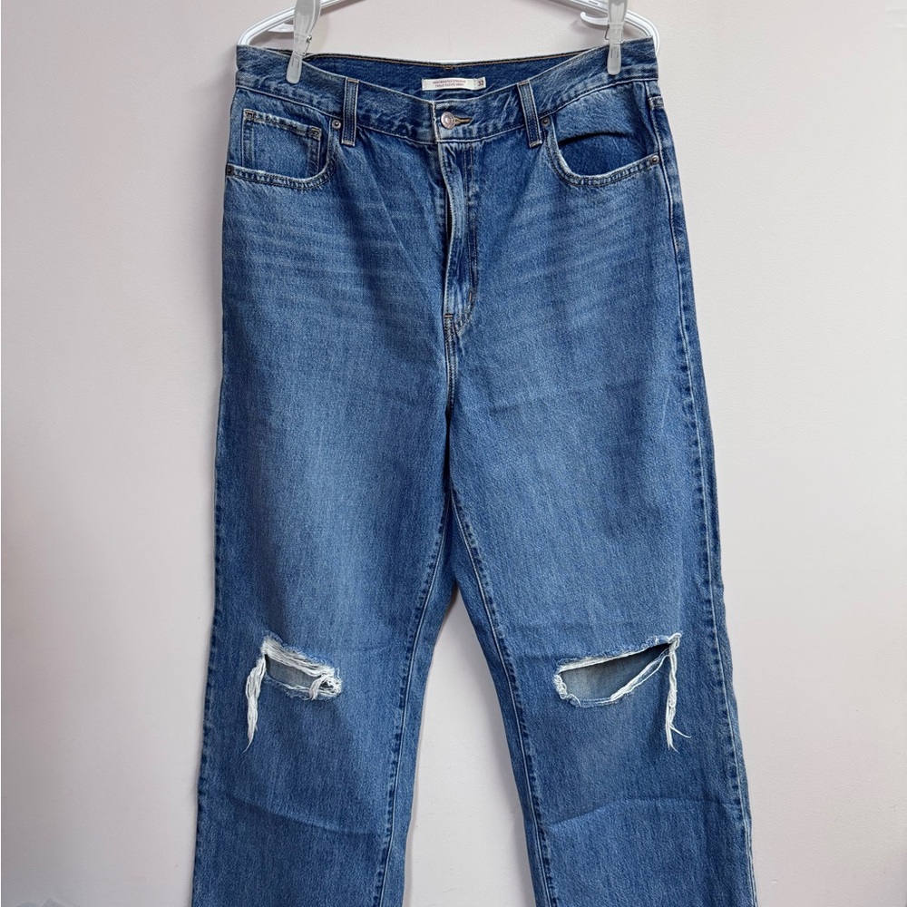 Levi’s high waisted straight Blue Distressed Jeans